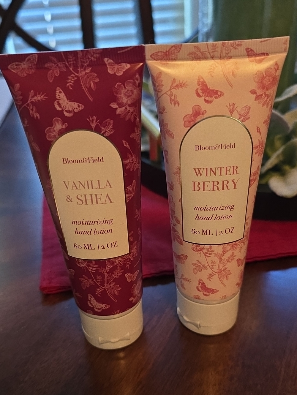 Winter Berry / Vanilla & Shea Moisturizing Hand Lotion Set - 60ml (2 OZ)